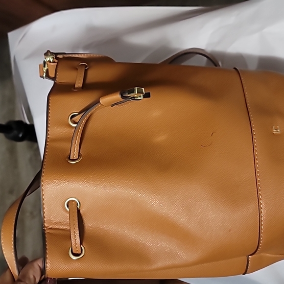 Liz Claiborne Handbags - Liz Claiborne Camel Handbag